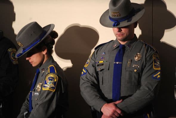 Además, dijo que Estados Unidos tiene la obligación de cuidar de sus niños, y "si no podemos hacerlo bien, no podemos hacer nada bien", ¿cómo podemos decir, como país, que estamos cumpliendo nuestras obligaciones?".