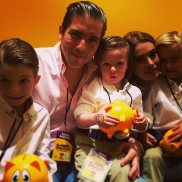 ¿Qué nos dicen de esta foto en la cruzada solidaria de Teleton USA?