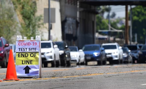 Las pruebas del coronavirus forman parte de la nueva realidad para los californianos, ya que de acuerdo con las autoridades, estos exámenes permitirán identificar los casos existentes del covid-19 y tomar las medidas de aislamiento que permitan disminuir los riesgos de contagios.
<br>
<br>