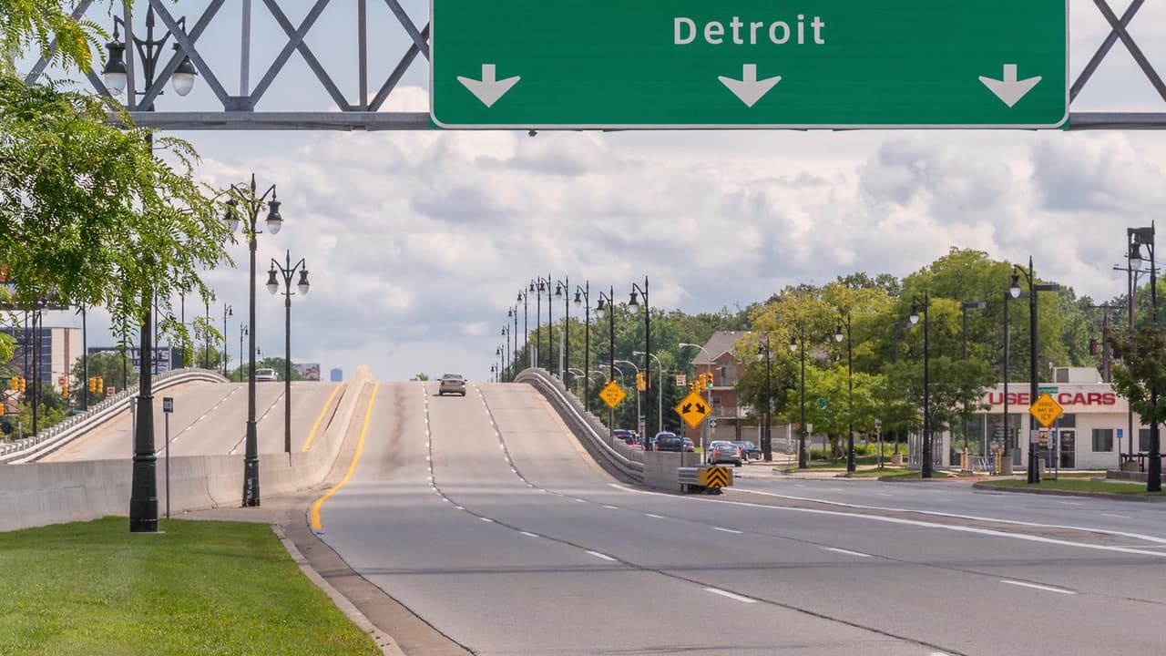 <h3 class="cms-H3-H3"><b>11. Michigan</b></h3>
<br>
<br>El estado de Michigan registró 
<b>985</b> 
<b>muertes vehiculares</b> durante 2019, 8 muertes más que en 2018. De ese total, 261 muertes (26%) fueron causadas por el consumo de alcohol.