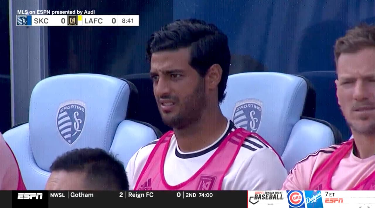 ¡En la banca! Carlos Vela no es titular ante Sporting Kansas City