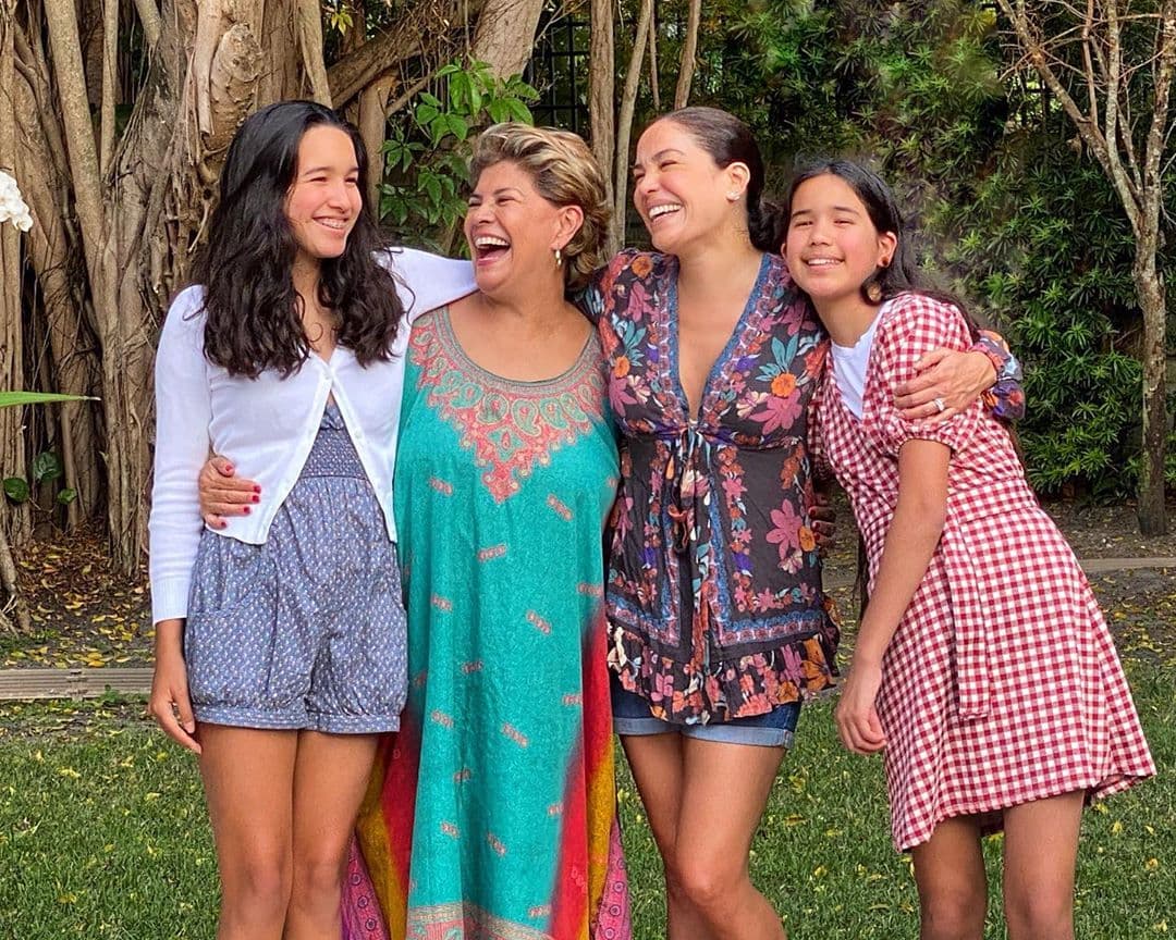 El Día de la Madre lo pudo celebrar con las mujeres más importantes en su vida, sus hijas Michaella y Antonella, y por supuesto, con su madre doña María Goretti.