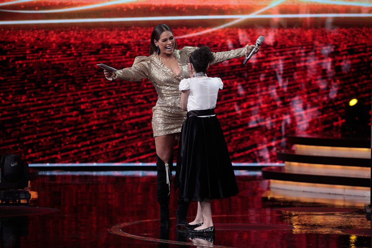 Más tarde, subiría al escenario Taisia, la cantante del escuadrón 'Mateo y los Súpersabios', quien por segunda vez obtuvo la calificación más alta.