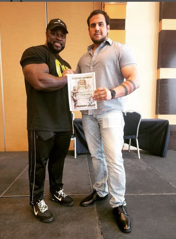 Carlos Martínez está a cargo de la sucursal de Body Fitness Supplements en El Paso, Texas.