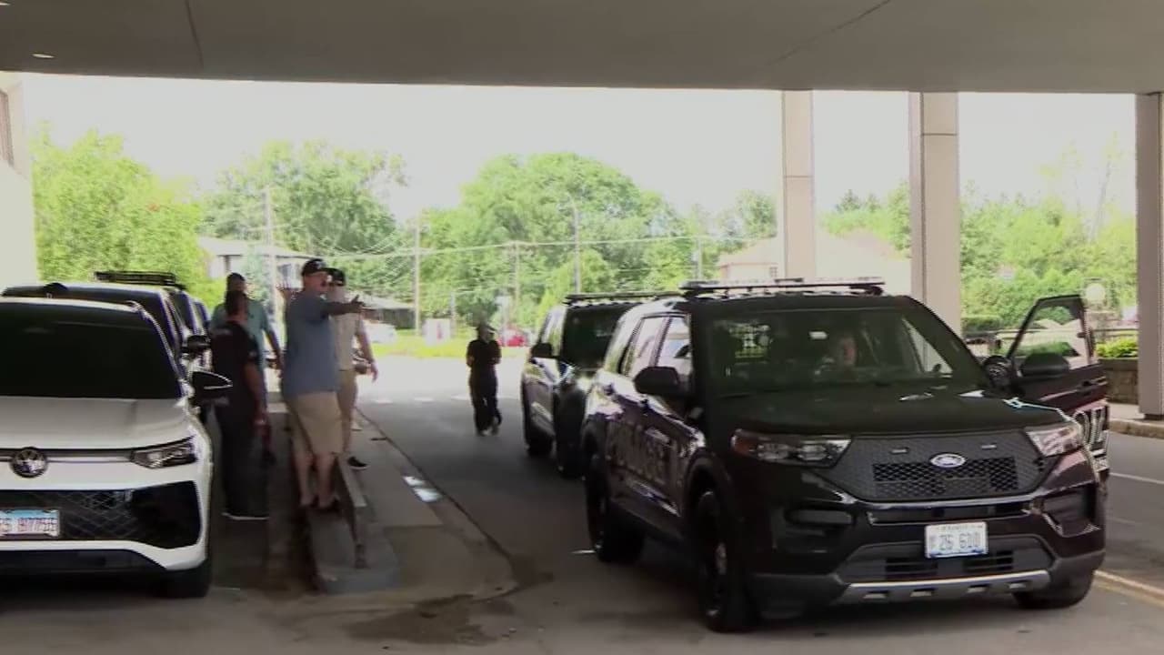 Detienen a dos activistas proinmigrantes durante operativo en Bensenville, Illinois
