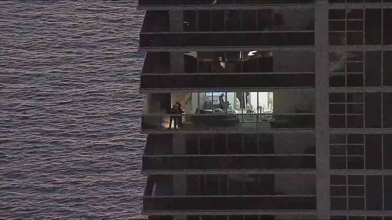 Hallan a dos personas muertas con heridas de bala en un condominio de lujo en Hallandale Beach