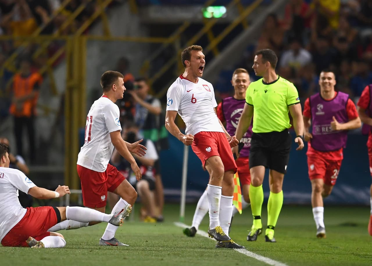 Polonia derrotó 1-0 a Italia, local en el Europeo Sub-21 y así quedó de líder en el Grupo A, con lo que queda perfilado para clasificar a la siguiente fase.