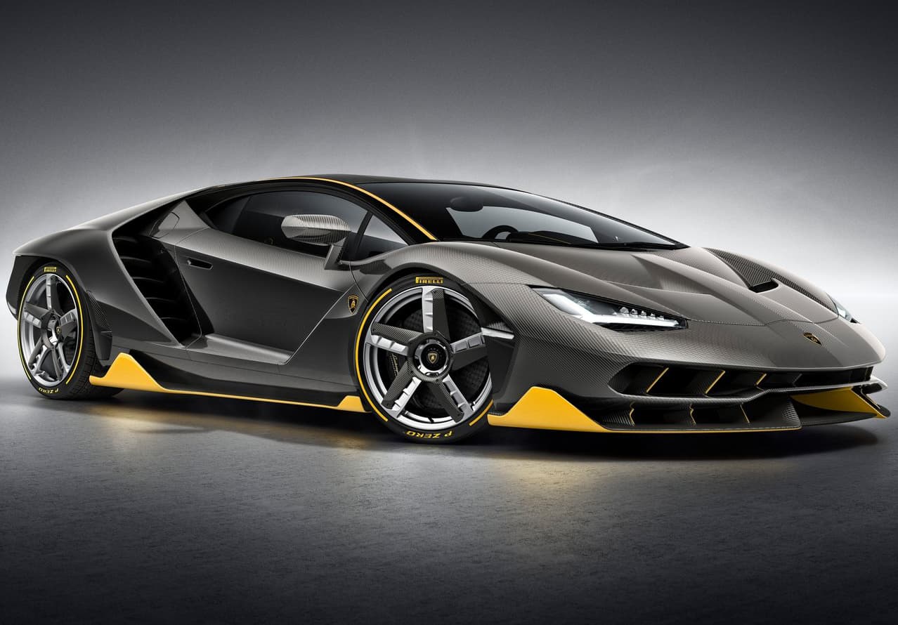 Centenario sienta bases en el modelo Aventator, superándolo en potencia