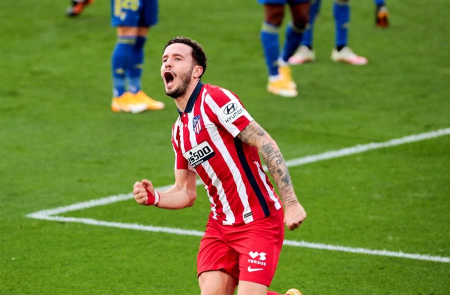 Atlético de Madrid sigue como líder de LaLiga tras vencer 4-2 al Cádiz. Con doblete de Luis Suárez y goles de Ñiguez y Koke, los 'Colchoneros' se llevan el triunfo; Álvaro Negredo anotó los dos goles para los locales; el mexicano Héctor Herrera entró de cambio al 84'.