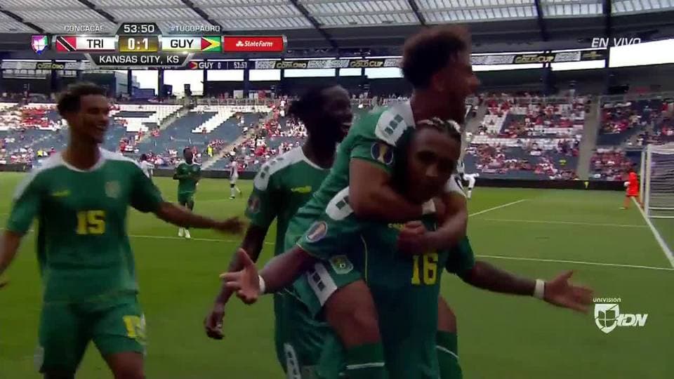 ¡GOOOL! Neil Danns anota para Guyana