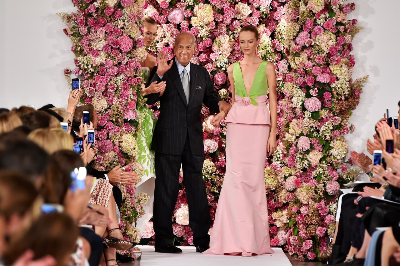 El ritmo de las canciones de Juan Luis Guerra fue de lo último que escuchó De la Renta.