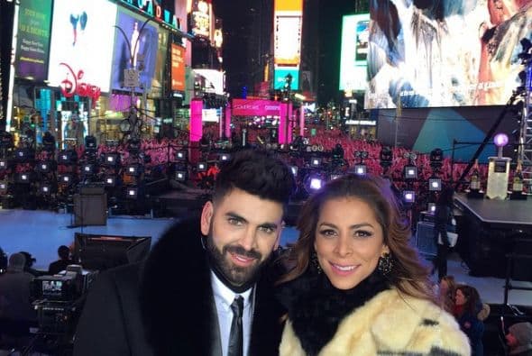 Trabajando o en casa con familia y amigos, los famosos de Univision se la pasaron de lo mejor despidiendo el 2014. ¡A celebrar, como debe ser!