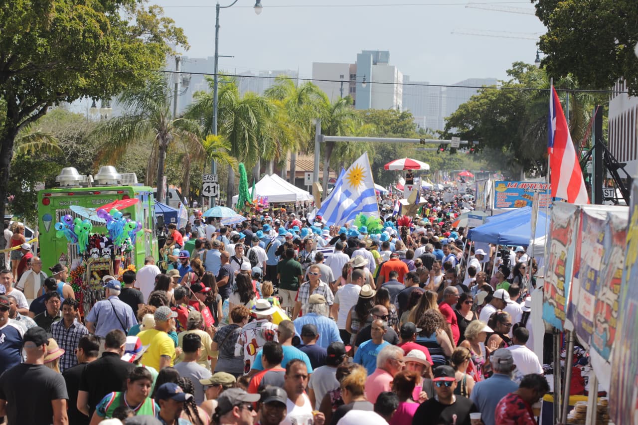 El Festival de la Calle Ocho 2016 estuvo dominada por el sabor de la comida y el ritmo de la música latina.