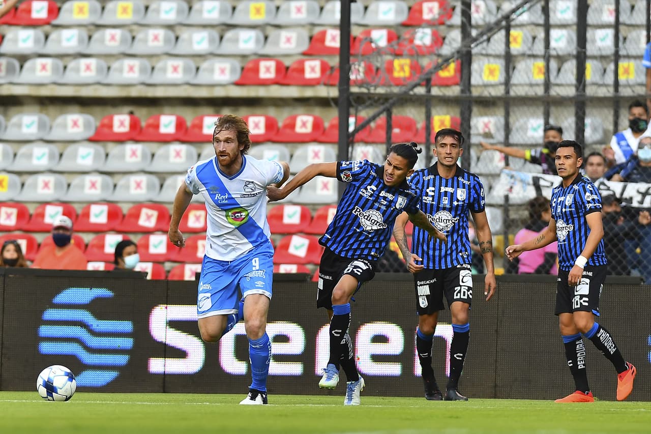 El partido fue ríspido y peleado.
