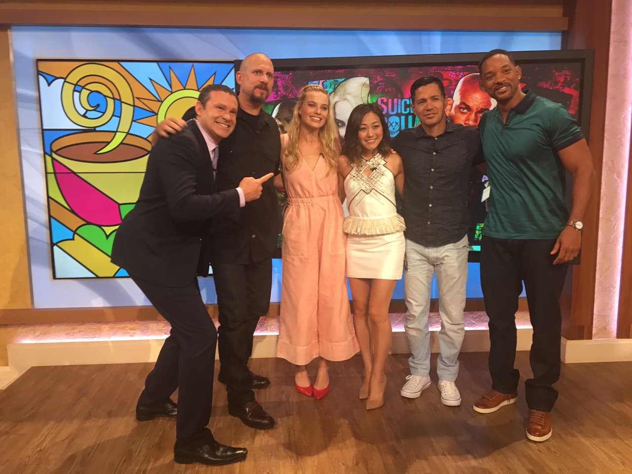 Alan como siempre queriendo ser el centro de atención.