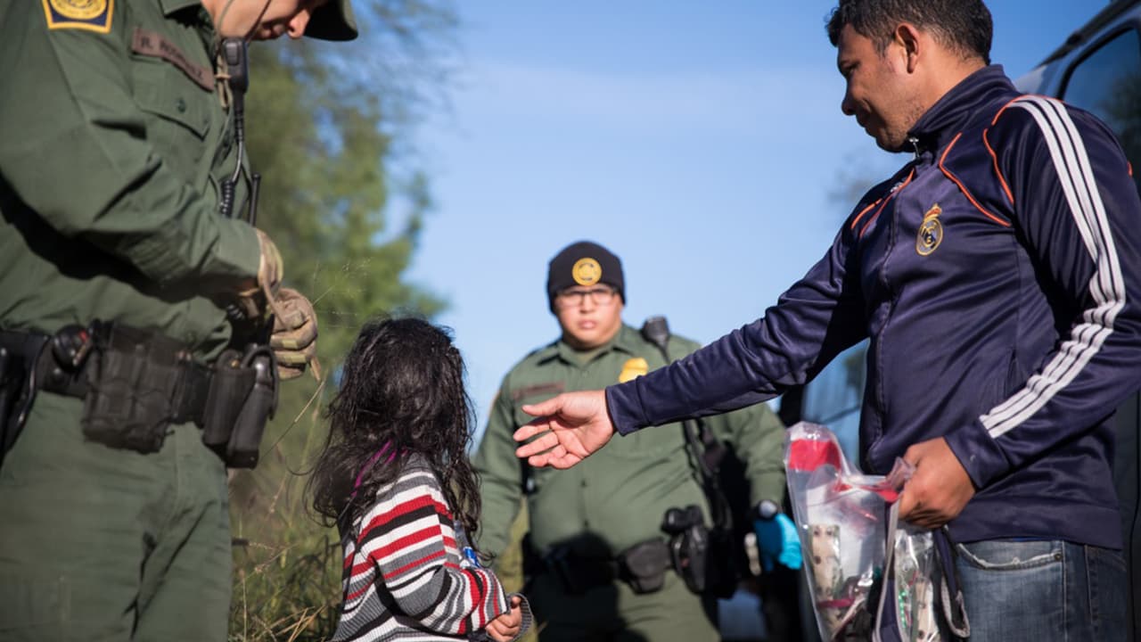 Aumentan 300% las detenciones de familias en la frontera en lo que va del año fiscal 2019