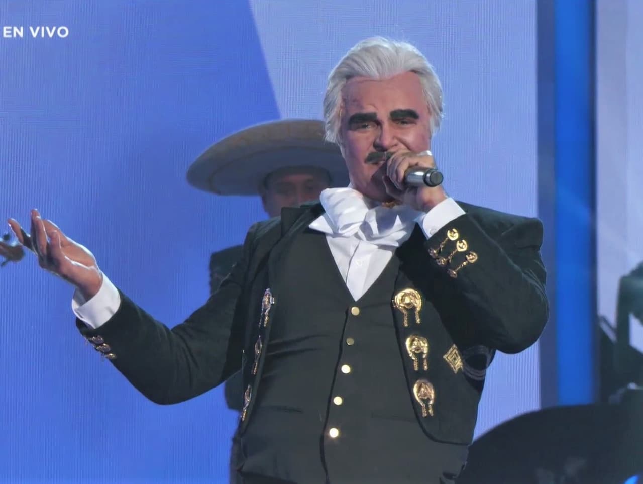 Apenas salió de 'El Clonador' como Vicente Fernández, Pablo Montero enchinó la piel del jurado y de sus compañeros.