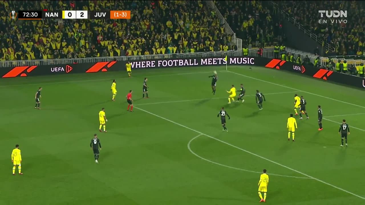 ¡TIRO ATAJADO! disparo por Mostafa Mohamed.