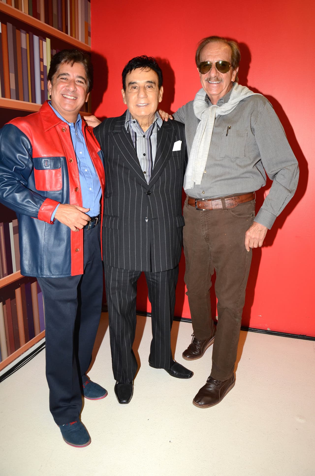 "Benito, Mónica, que está ahi, y yo estábamos en Mc Allen tarabajando, entonces no fuimos al sepelio (de la mamá de Daniela Castro). Pero yo hablé con su papá para darle el pésame, pero nosotros no estábamos en México. De repente ella en una entrevista dijo que ni yo ni Benito ni Mónica éramos de su familia, entonces desde ese momento no nos hablamos", reveló.