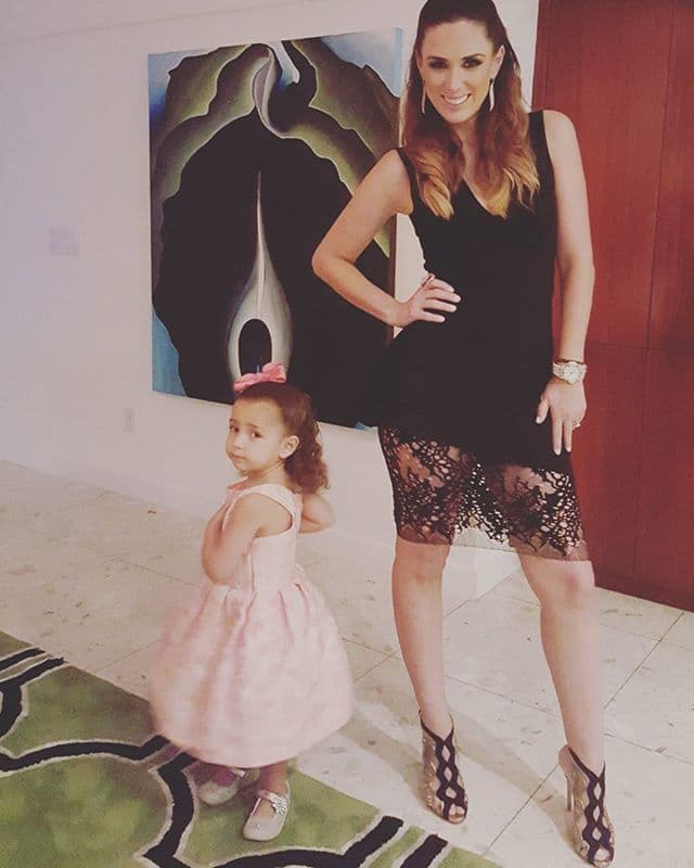 Mini Jacky es toda una fashionista, como su mamá.