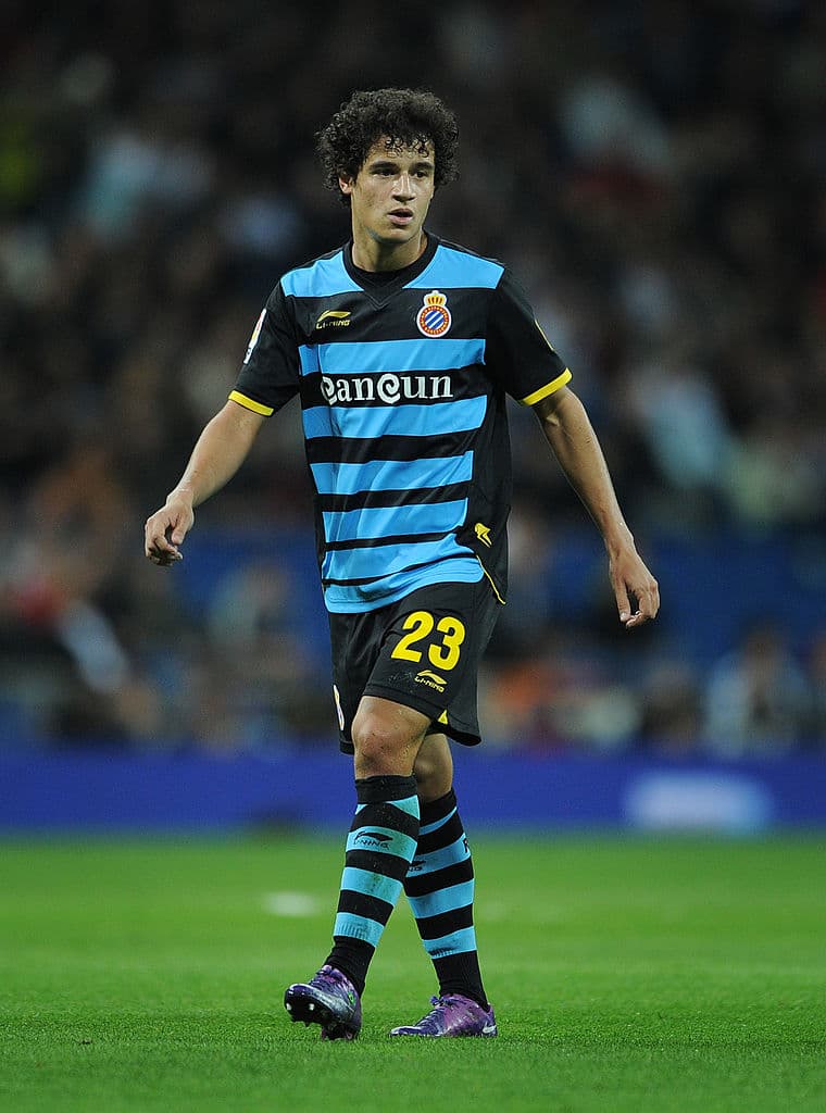 En 2012 fue cedido al Real Club Deportivo Espanyol por un año; impresionó mucho a la liga española con sus pases y buenos lanzamientos al arco.