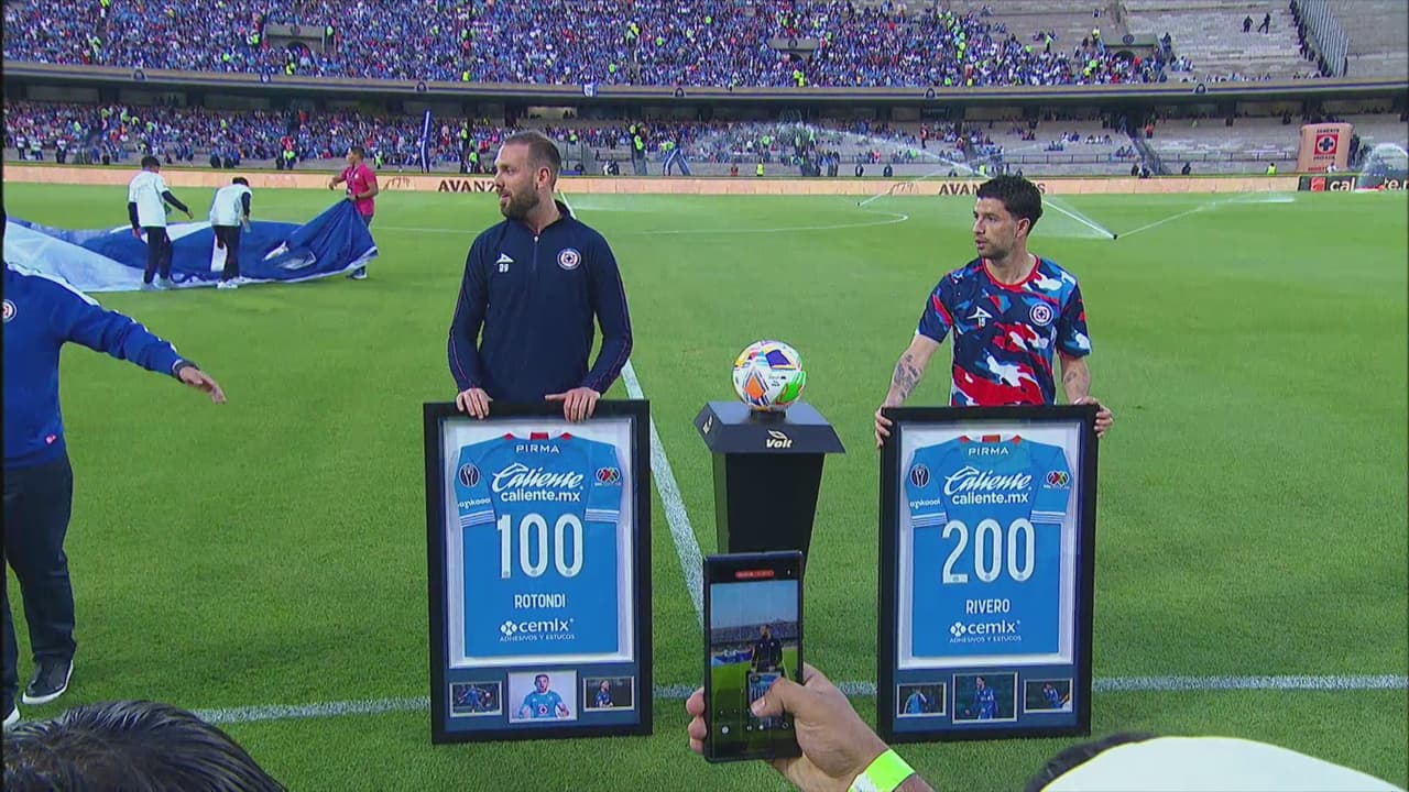 Cruz Azul homenajea a Rodolfo Rotondi e Ignacio Rivero previo al juego con León