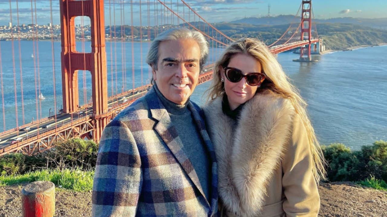 Viudo de Edith González celebra dos años de relación con su pareja