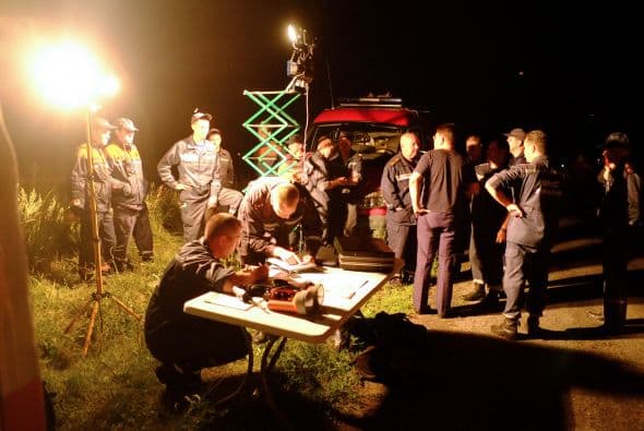 Socorristas en el sitio del accidente cerca de la ciudad de Shaktarsk.