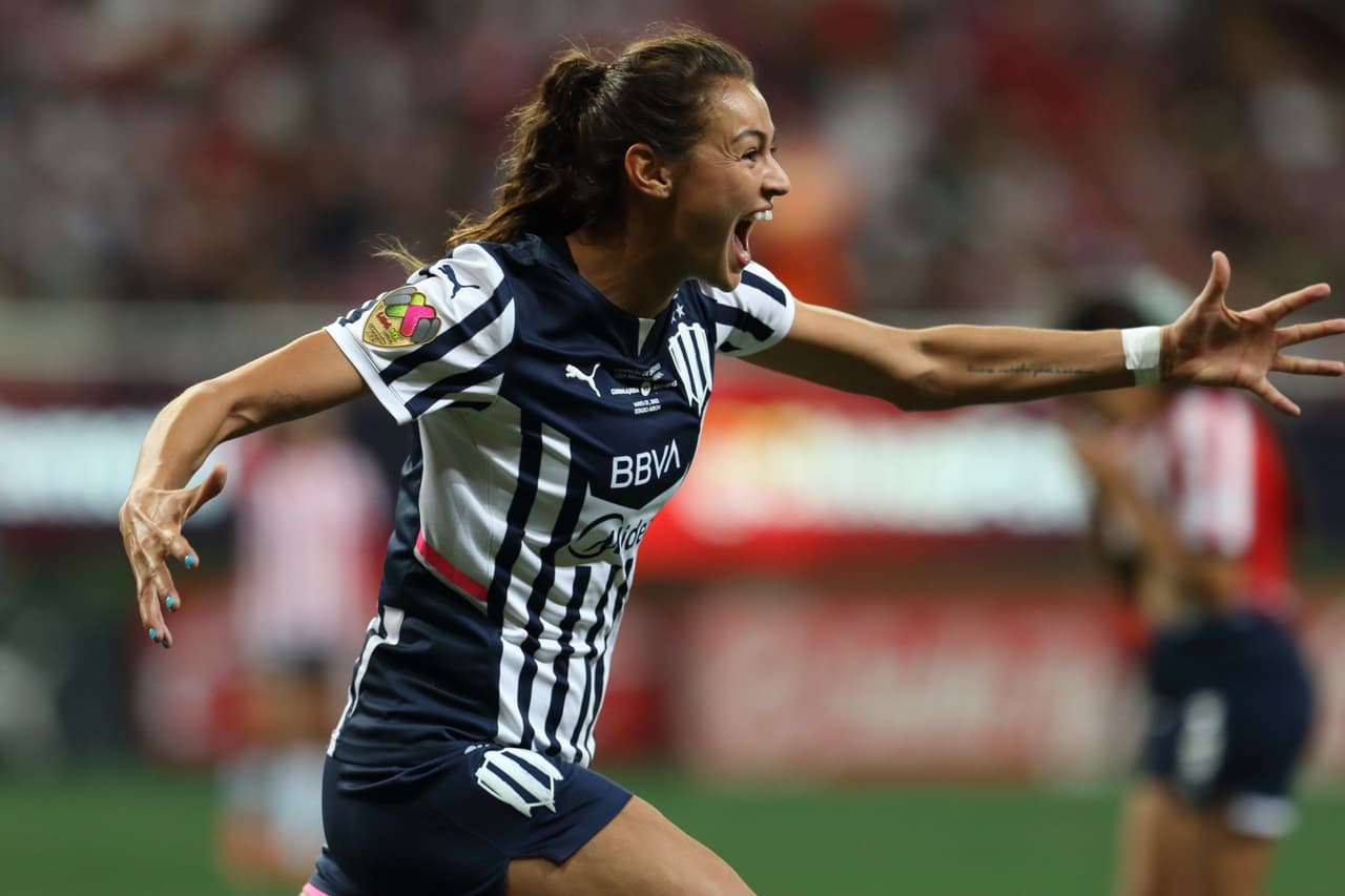 Las Rayadas descontaron al 56’, cuando Rebeca Bernal envió un centro quirúrgico al corazón del área para la llegada de Christina Burkenroad para el 1-1 definitivo. La vuelta s ejuega el lunes en Monterrey.