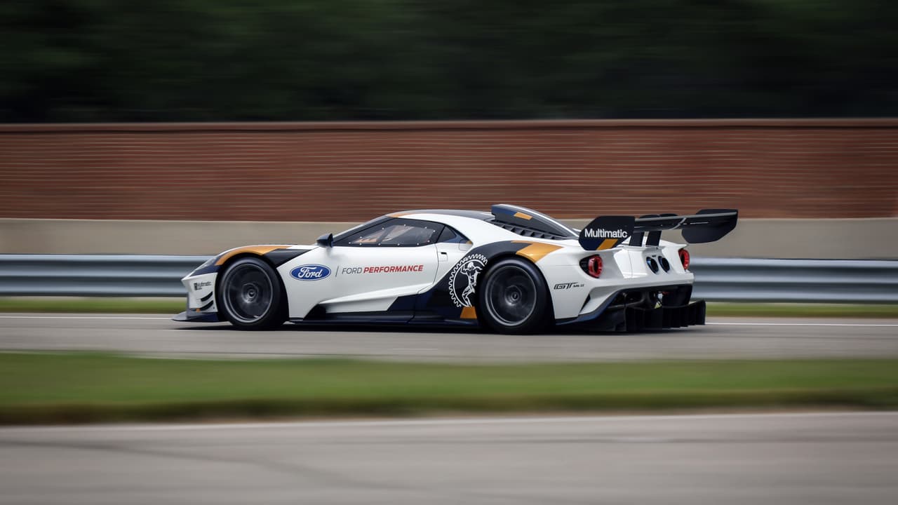 Un dato interesante es que las 45 unidades planeadas del Mk II serán parte de las 1,350 unidades totales planeadas para el GT desde el principio.