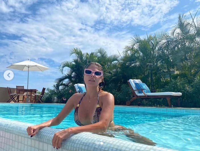 "
<b>La vida sigue</b> y como amo mi trabajo, ahorita me concentro en él", compartió. 
<br>