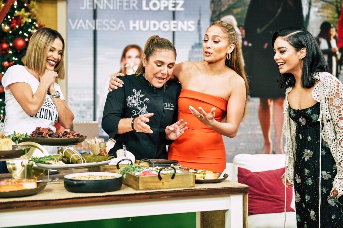 La chef Lorena de Delicioso deleitó a las invitadas con dos platillos exclusivos para ellas. Para Jennifer arroz con gandules, el cual es uno de los platillos favoritos de la cantante, mientras que para Vanessa preparó una versión vegana del mismo.