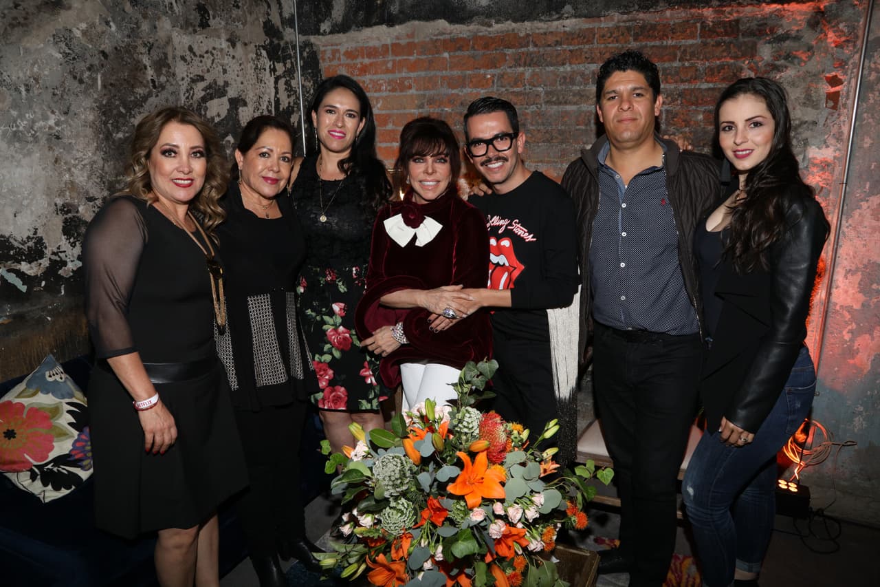 Aunque sabe que con esta decisión deja escapar la oportunidad de seguir conquistando un nuevo mercado, el de los jóvenes, prefiere defender sus convicciones e ir en búsqueda de nuevos retos.