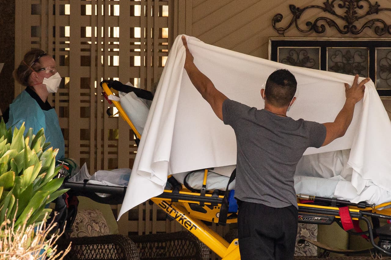 <b>Puesto 14. Washington.</b> 
<b>Tiene 2 camas de cuidados intensivos por cada 10,000 habitantes</b> (un total de 1,541 camas para 7,535,591 personas). Allí el 35.1% de los mayores de 18 años presentaron enfermedades que podrían hacerlos vulnerables a agravarse por el covid-19. La investigación en la que se basó esta lista fue realizada por el portal de estadísticas 
<a href="https://247wallst.com/"><u>247wallst.com</u></a>.