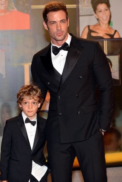 Estos actores y actrices desfilaron por la alfombra de Premio Lo Nuetro 2014. Altaír Jarabo, Jorge Salinas, Elizabeth Ávarez, Ana Brenda Contreras, Scarlet Ortiz, Christian Meier, Ana Lorena Sánchez, Alberto Salaberry, Pedro Moreno, Marjorie de Sousa, Mané de la Parra, Zuleyka Rivera y William Levy. ¿Cuál fue tu favorito?