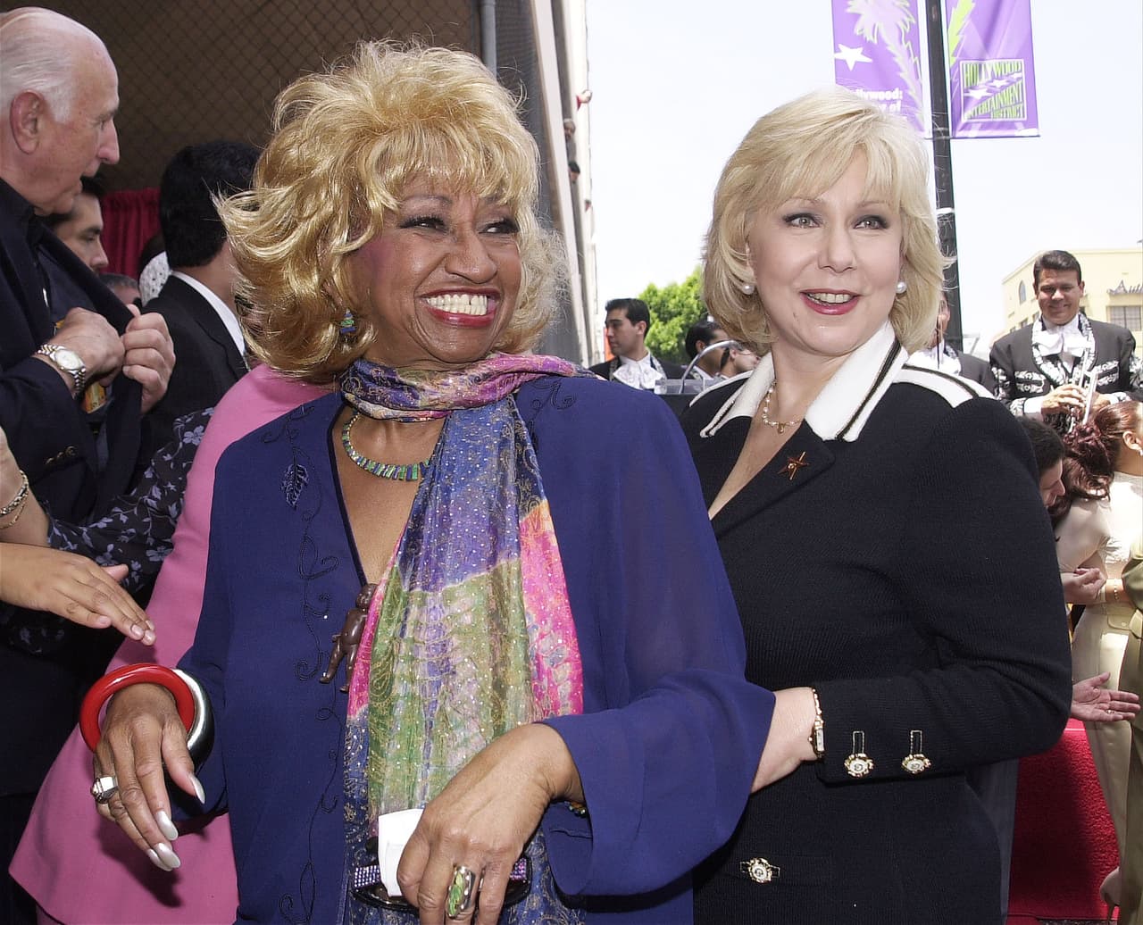 <b>Celia Cruz</b> falleció en 2003, pero ‘
<b>La primera dama de la canción</b>’ sigue siendo un ícono de la música latina a nivel mundial y fue reconocida en Hollywood en 1987.
