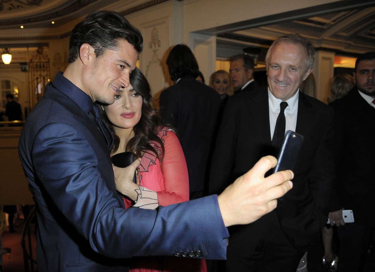 En la gala, Salma se tomó una fotito con Orlando Bloom.