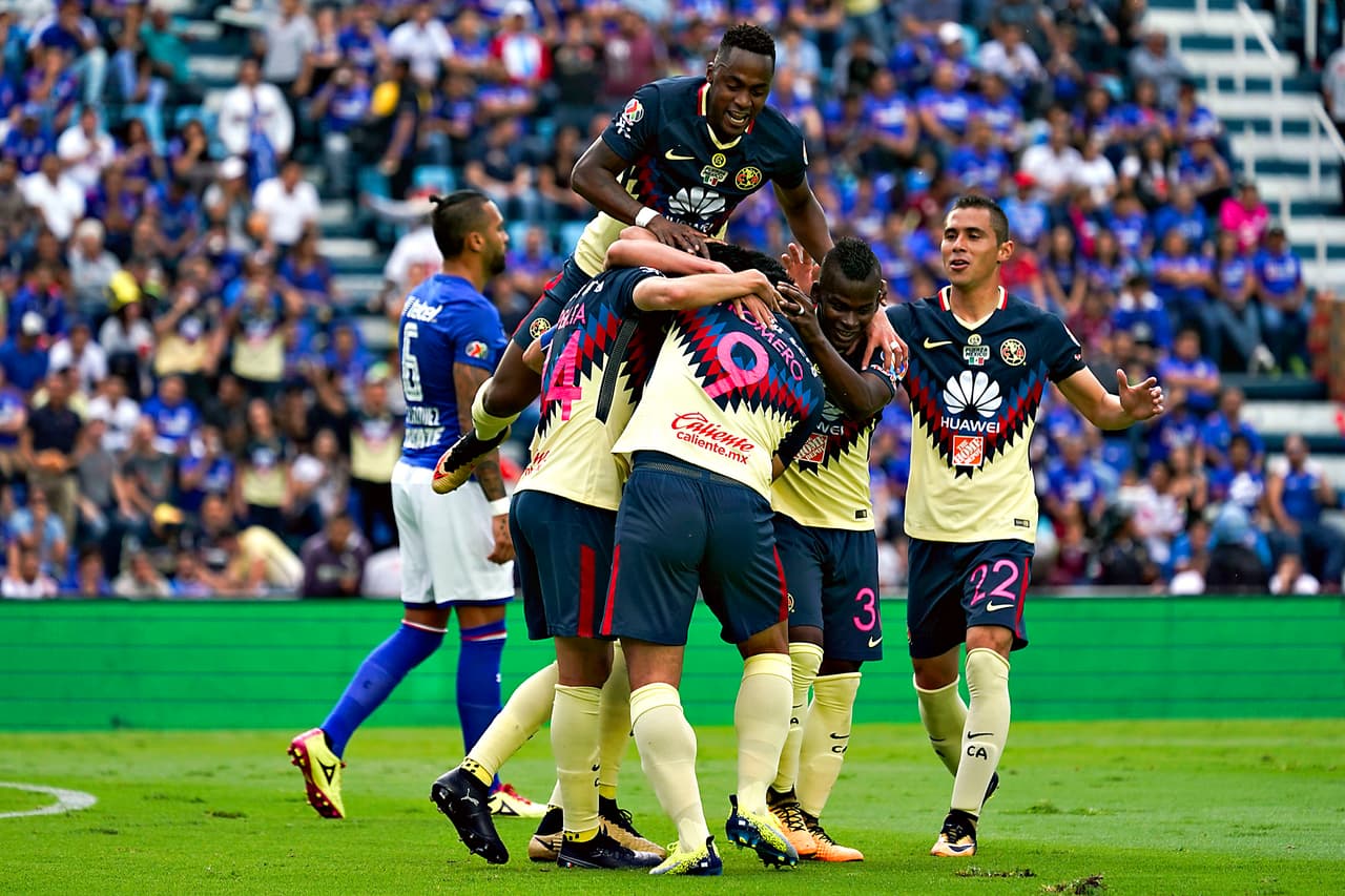 <b>6. Cruz Azul 1-3 América </b>(14 de octubre de 2017), goles de Carlos Darwin Quintero, Oribe Peralta y Mateus Uribe para América, y gol de Édgar Méndez para Cruz Azul.