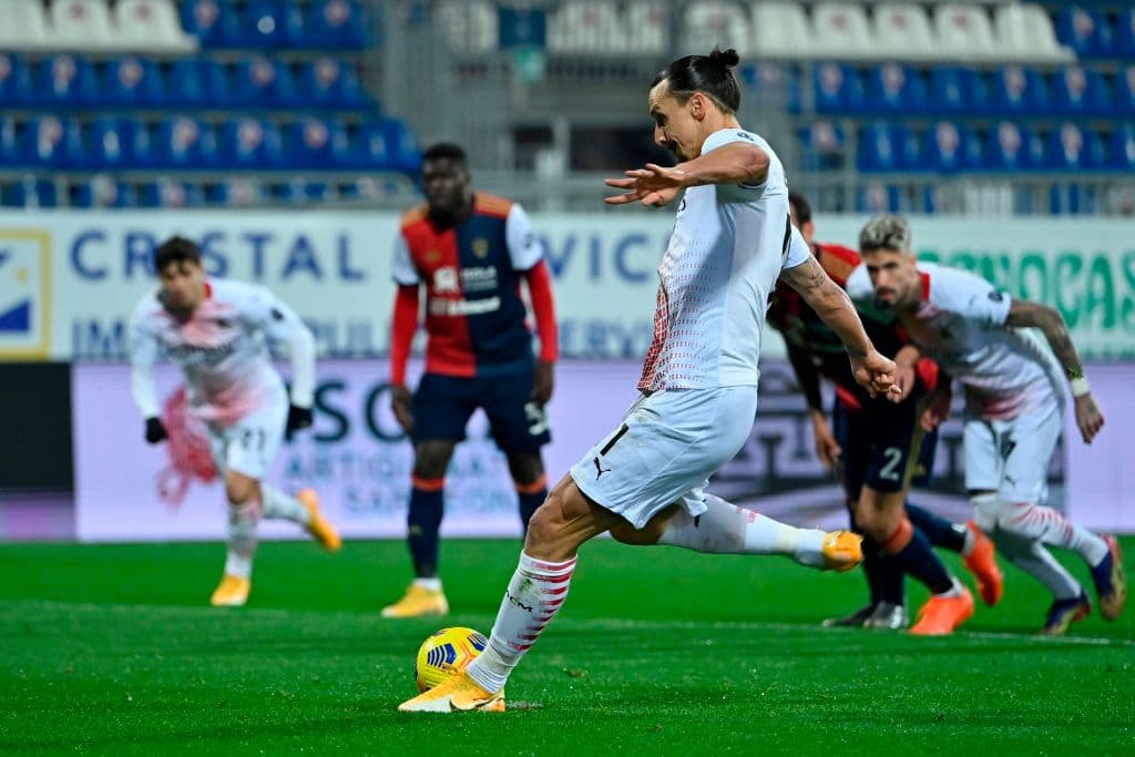 Zlatan da cátedra y Milan derrota 2-0 a Cagliari en la Serie A y siguen como líderes. Ibrahimovic es el segundo máximo goleador de la liga italiana a sus 39 años.