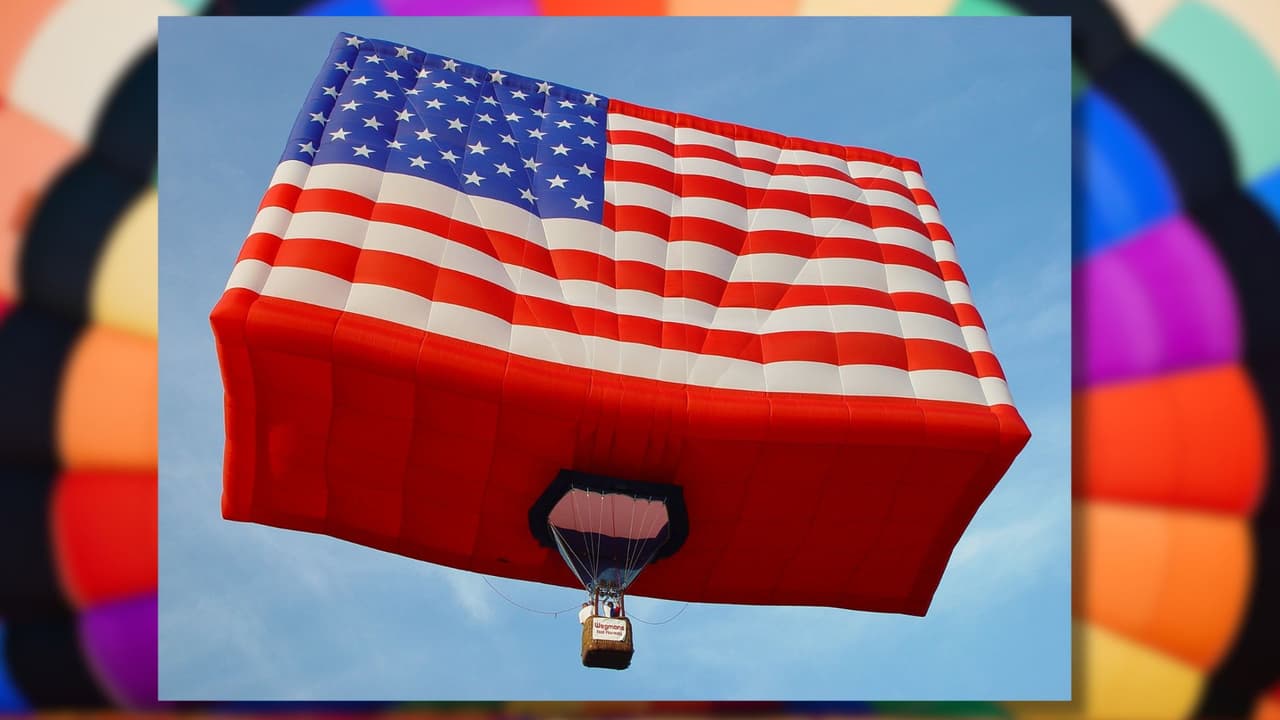 <b>¿Qué hay de nuevo?</b>
<br>Imagina 
<b>globos aerostáticos de todos los tamaños y colores flotando en el cielo</b>, y para hacerlo aún más espectacular, 
<a href="https://skyelementsdrones.com/" target="_blank">Sky Elements</a> ofrecerá 
<b>un asombroso espectáculo de drones </b>el jueves 19 y el viernes 20 de septiembre. ¡Una experiencia visual que no querrás perderte!