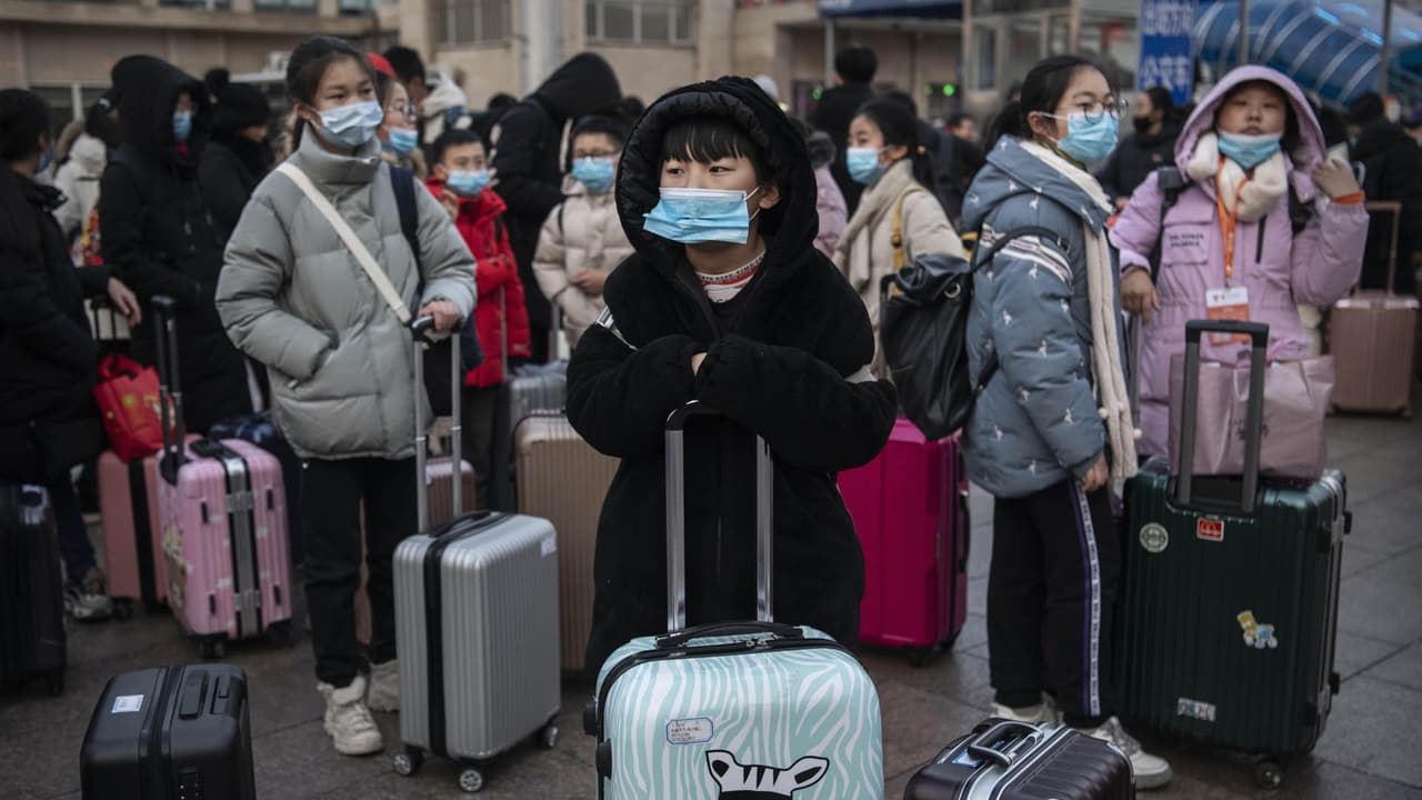 Revisarán salud de pasajeros que lleguen a aeropuertos de Atlanta y Chicago por coronavirus