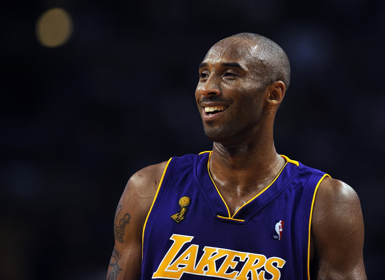 Los mensajes de la actriz parece que aludían al caso en que se involucró Kobe Bryant en el año 2003 cuando fue 
<b><a href="https://www.tudn.com/nba/hay-una-peticion-para-que-le-quiten-el-oscar-a-kobe-bryant-por-ser-un-depredador-sexual" target="_blank">acusado de agresión sexual</a></b> a una mujer en un hotel de Colorado. 
<br>
