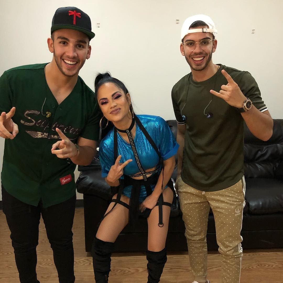 Ella estaba muy contenta de compartir en el camerino con los hermanos Turizo.