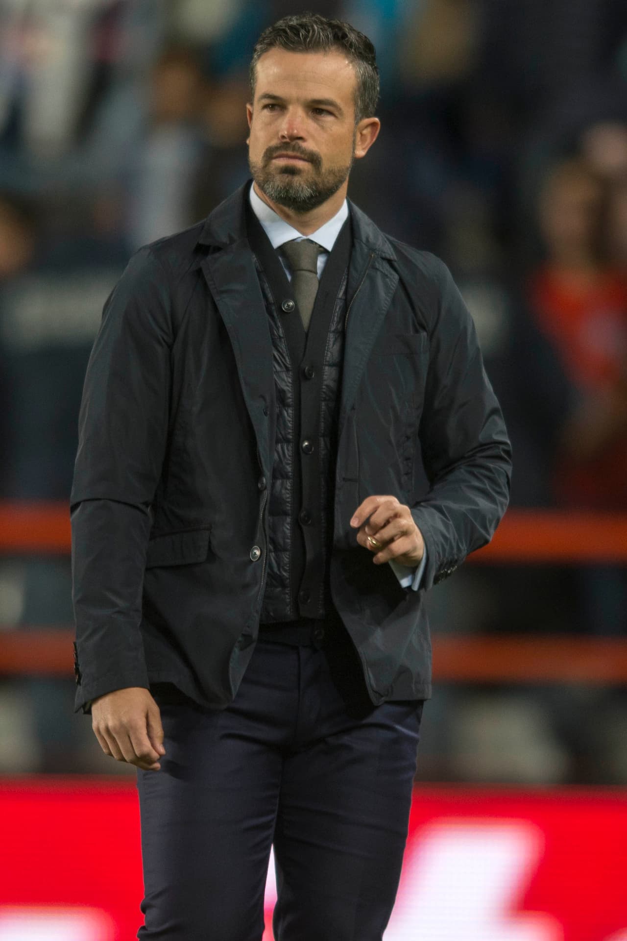 Pareciera que el cuento de hadas está terminando para Rafa Puente Jr. quien vive su primer gran crisis desde que Lobos llegó a Primera División.