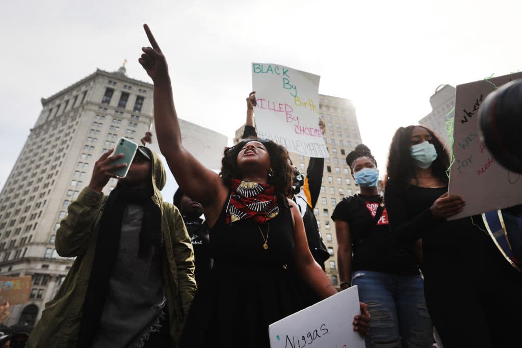 Minnesota esta en en huelga luego de que la policía de Minneapolis asesinara a George Floyd, lo que muchos no saben es que George fue un reconocido tight end en el equipo de su escuela en Jack Yates High School.