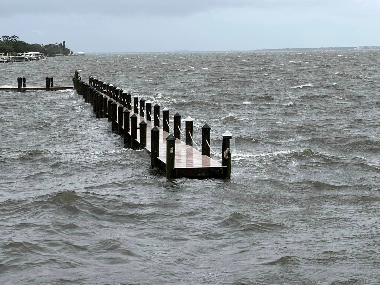 <b><a href="https://www.univision.com/local/orlando-wven/idalia-toca-tierra-noroeste-florida-peligroso-huracan-categoria-3-radar" target="_blank">Idalia tocó tierra como un huracán categoría 3</a></b>, con vientos de 125 millas por hora. En la ciudad de Tampa se han registrado severos daños e inundaciones, estas son imágenes, compartidas por la ciudad.
<br>