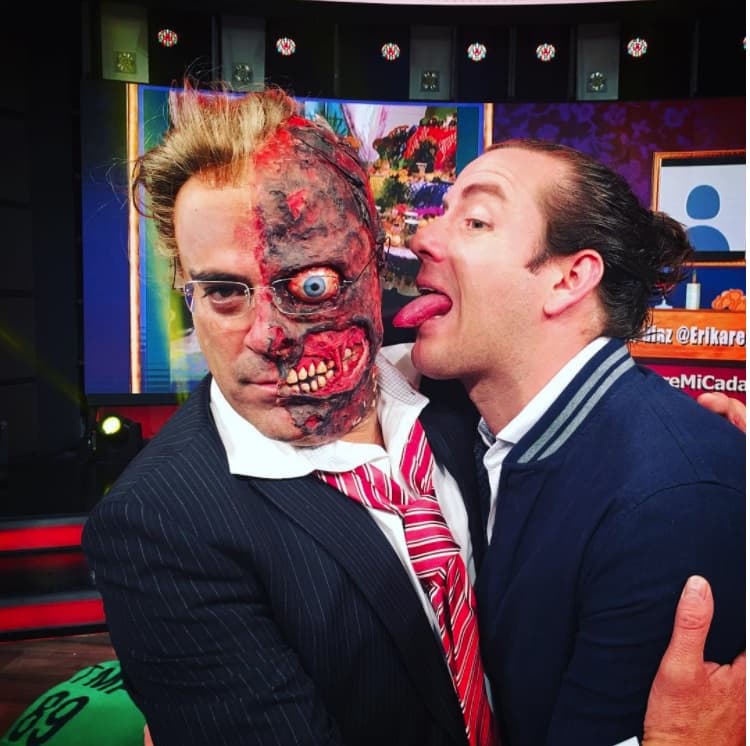 Al actor Juan Diego Covarrubias se le antojó probar el maquillaje de nuestro exterminador.