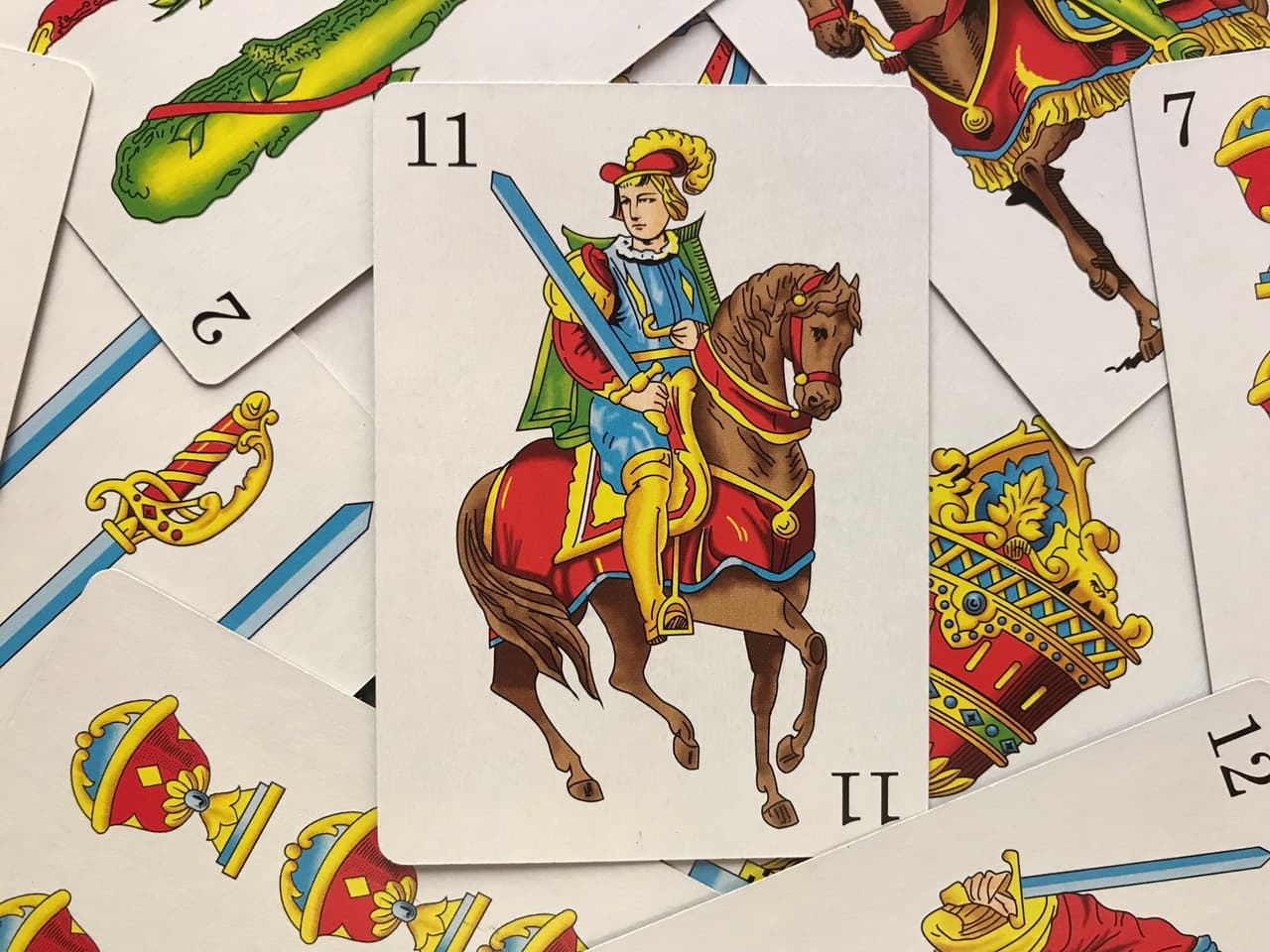 Al igual que en el tarot, el consultante estará buscando la respuesta o el consejo a alguna pregunta, cuestión o inquietud en su vida, y la selección de sus cartas le ofrecerá algún consejo sobre qué dirección tomar.
