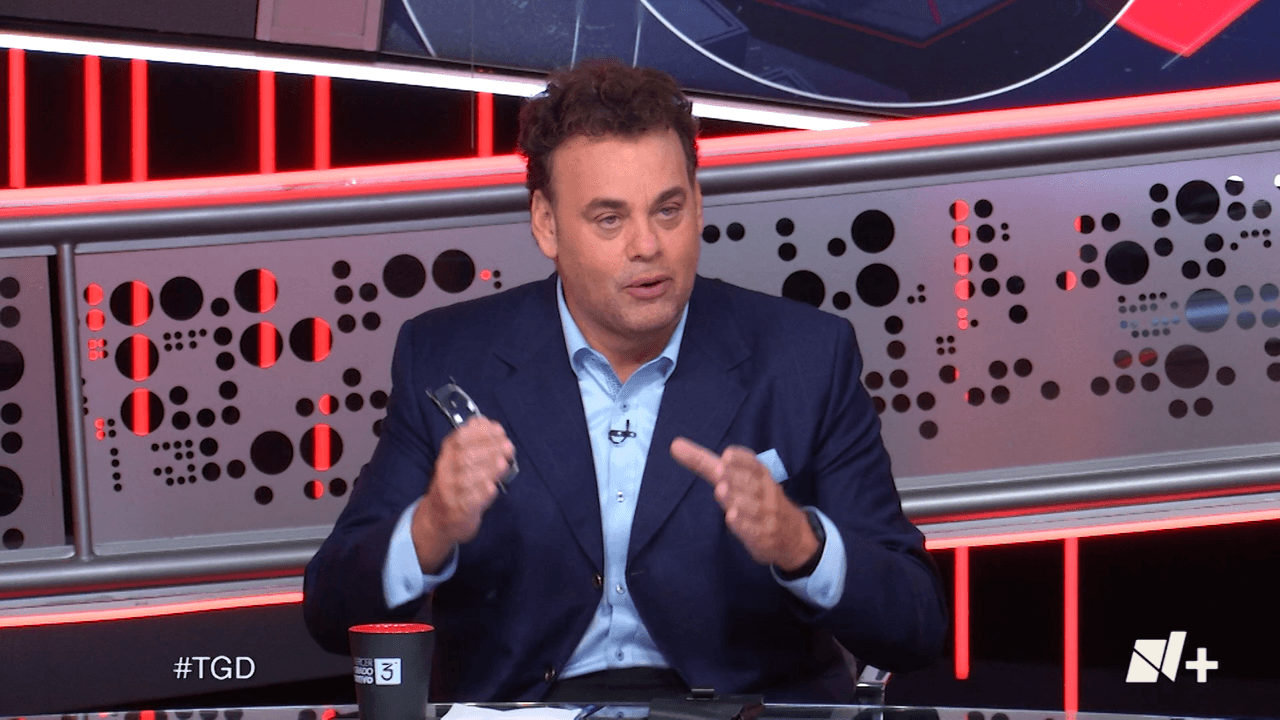 Faitelson critica pelea de Canelo: "En ringside y me estaba durmiendo"