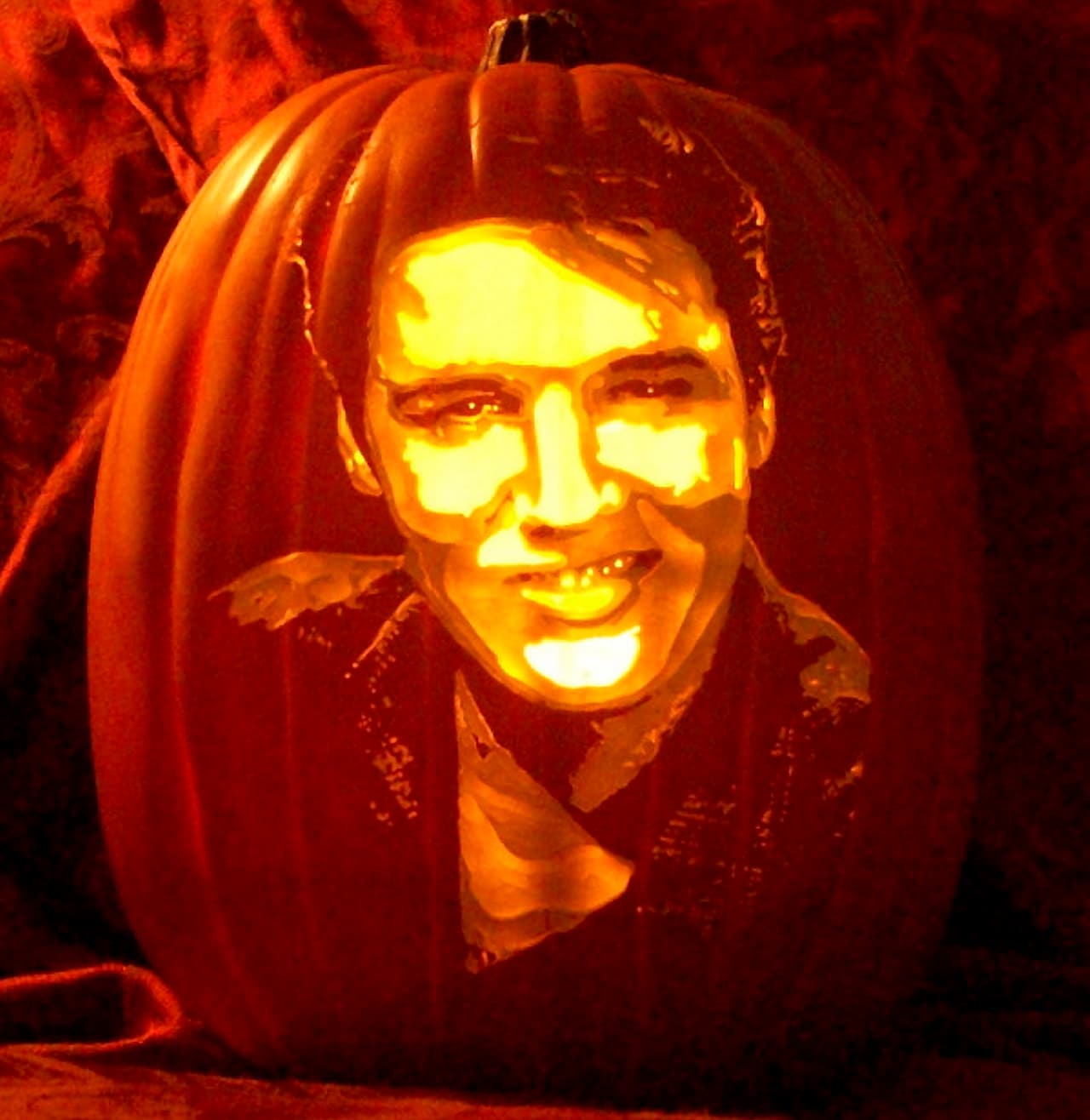 Nadie que visite tu casa olvidará que los famosos te visitaron en forma de calabaza.